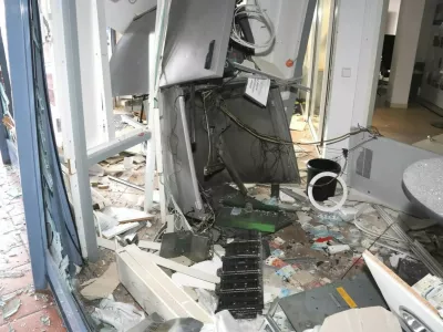 Nad bankomate z razstrelivom: Storilci so tujci, člani kriminalnih združb