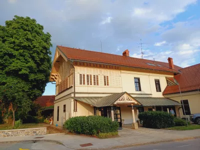 Po &scaron;tirih letih spet zasijala: Nekdaj županovo pribežali&scaron;če, danes kavarna