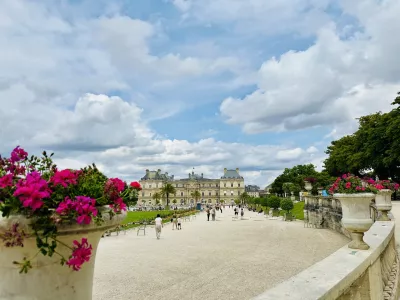 Pariz ni mesto, kamor gre&scaron;. Je mesto, kjer ostane&scaron; &ndash; četudi si stran