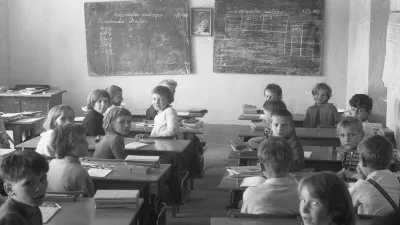 &Scaron;ola nekoč: &raquo;Za domovino!&laquo; &raquo;S Titom naprej!&laquo;