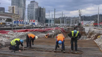 - 01.04.2025 - ogled nadgradnje železni&scaron;ke postaje Ljubljana - gradnja, gradbi&scaron;če, železnica, delavec, politika, minister župan//FOTO: Jaka Gasar