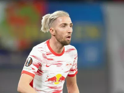 17 February 2022, Saxony, Leipzig: Soccer: Europa League, RB Leipzig - Real S. San Sebastian knockout round, intermediate round, first leg: Kevin Kampl of RB Leipzig plays the ball. Photo: Sebastian Kahnert/dpa-Zentralbild/dpa (MaxPPP TagID: dpaphotosfive598633.jpg) [Photo via MaxPPP]