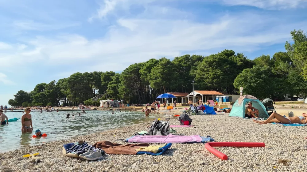 plaža Valbandon, Fažana