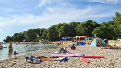plaža Valbandon, Fažana
