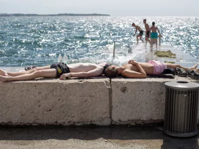 - Piran, Piranski zaliv, morje, kopalci, poletje, vročina, arbitraža, plaža Foto: Matjaž Ru&scaron;t