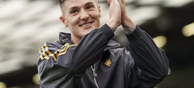 Benjamin Šeško je danes že pozdravil navijače rdečih vragov, ki jih je na svojo stran pridobil že s svojo veliko željo po prihodu v United. Foto: Profimedia