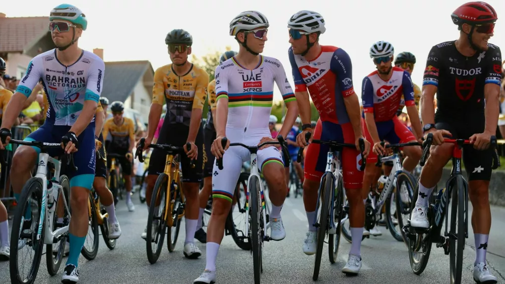 Slavnostni sprejem Tadeja Pogačarja v Komendi. 