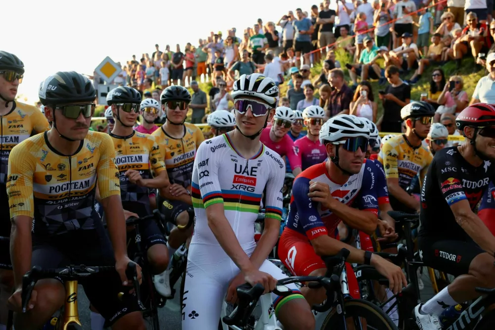 Slavnostni sprejem Tadeja Pogačarja v Komendi. 