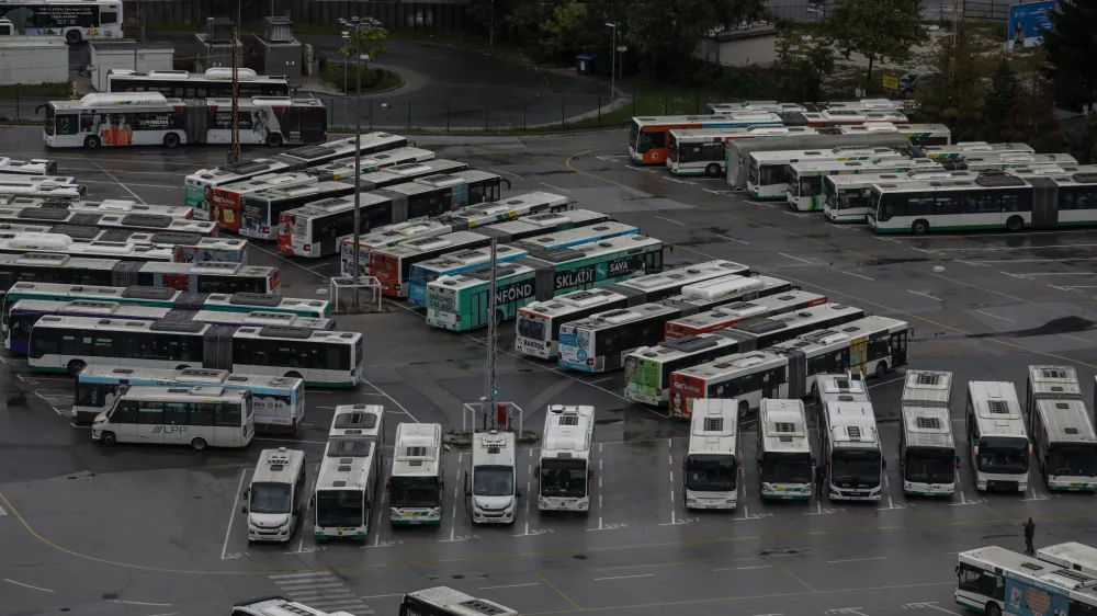- 27.09.2022 &ndash; Panorama Ljubljana - LPP - Ljubljanski potni&scaron;ki promet - mestni avtobusi  //FOTO: Luka Cjuha