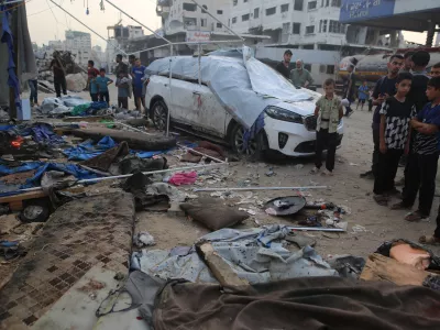 11 August 2025, Palestinian Territories, Gaza City: Palestinians inspect the scene of an Israeli airstrike on a journalists' tent near the Al-Shifa Hospital in Gaza City. Al Jazeera correspondent Anas al-Sharif, fellow journalist Mohammed Qreiqeh and three camera operators were killed in an Israeli airstrike that targeted a tent housing journalists in Gaza City, according to the Qatar-based broadcaster. Photo: Omar Ashtawy/APA Images via ZUMA Press Wire/dpa