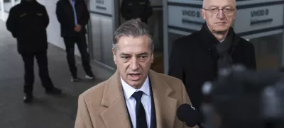 - 04.12.2024 - predsednik vlade Robert Golob je bil vabljen na zaslišanje na KPK - v sklopu preiskave o domnevnih političnih pritiskih na delo policije zaslišala predsednika vlade Roberta Goloba in več prič. Med njimi so tudi nekdanja notranja ministrica Tatjana Bobnar, bivši vršilec dolžnosti generalnega direktorja policije Boštjan Lindav, aktualna državna sekretarka na notranjem ministrstvu Tina Heferle in bivši državni sekretar na tem ministrstvu Branko Lobnikar//FOTO: Jaka Gasar