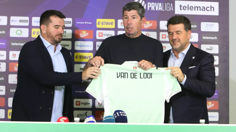 Senzacija v Stožicah &ndash; na trenersko klop Olimpije pri&scaron;el Nizozemec