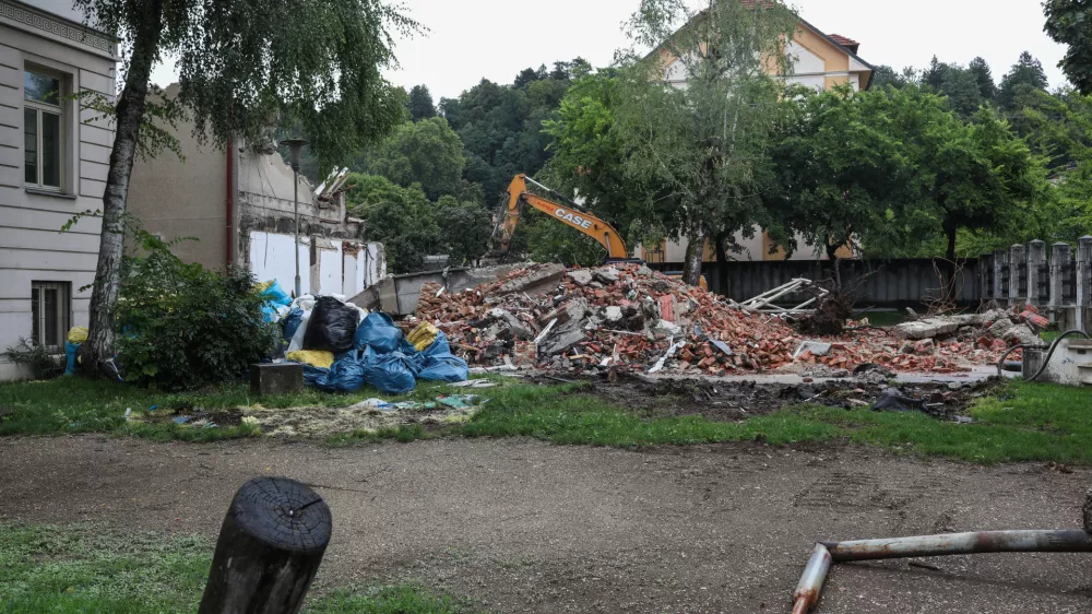 - 29.07.2025. - Podrta telovadnica ob Osnovni &scaron;oli Prule.//FOTO: Bojan Velikonja