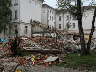 - 29.07.2025. - Podrta telovadnica ob Osnovni &scaron;oli Prule.//FOTO: Bojan Velikonja