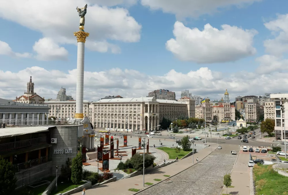 A view shows the Independence Square of Ukrainian capital, amid Russia's attack on Ukraine, in central Kyiv, Ukraine August 11, 2025. REUTERS/Gleb Garanich