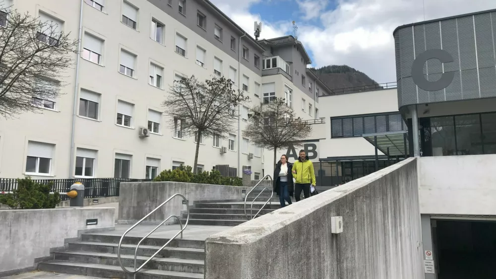 Splo&scaron;na bolni&scaron;nica Jesenice 