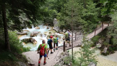 Triglavski narodni park, 2021- 40. obletnica ustanovitve, Trenta, So&scaron;ka pot, Soča, pohodniki, Posočje