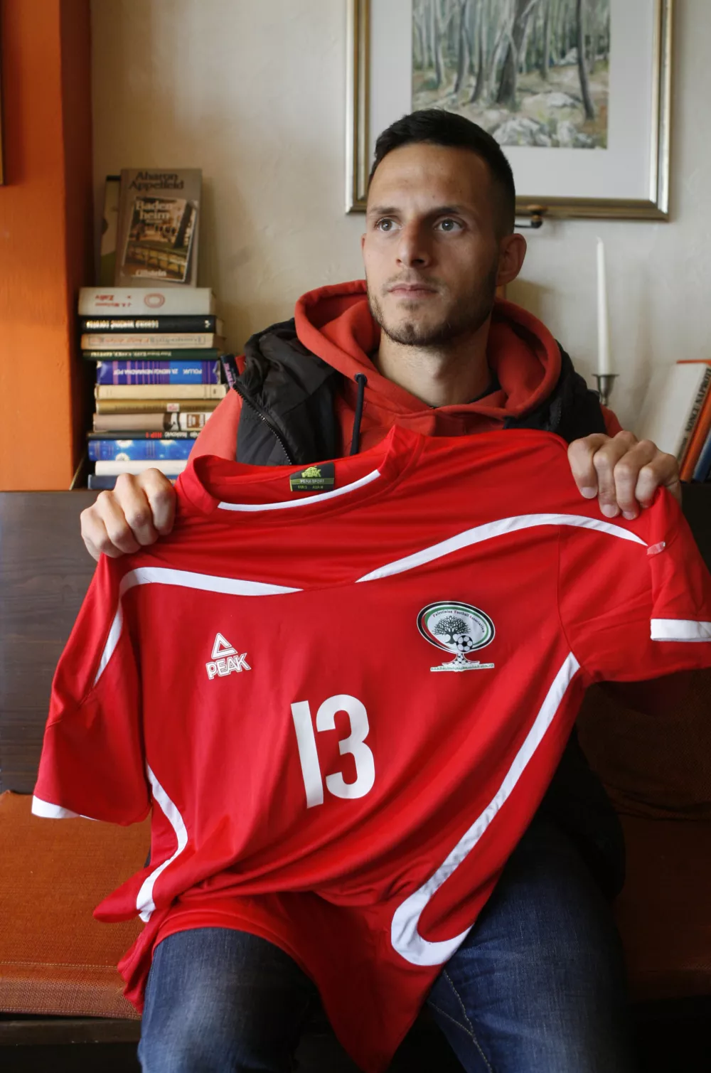 - 18.03.2015 - Jaka Ihbeisheh, slovensko-palestinski nogometa&scaron;, ki se je vpisal v zgodovino palestinskega nogometa kot strelec prvega zadetka, ki ga je ta reprezentanca dosegla na azijskem pokalu	//FOTO: Tomaž SkaleOPOMBA: ZA OBJAVO V PRILOGI &ndash; DNEVNIKOV OBJEKTIV - INTERVJU 2015