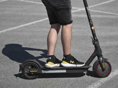 E - SKIROSKIRO SIMBOLIČNA FOTOGRAFIJAvarnost v prometu električni skiro14.05.2025 Novinarska konferenca: " Varno z e-skirojem "FOTO: Nik Erik Neubauer