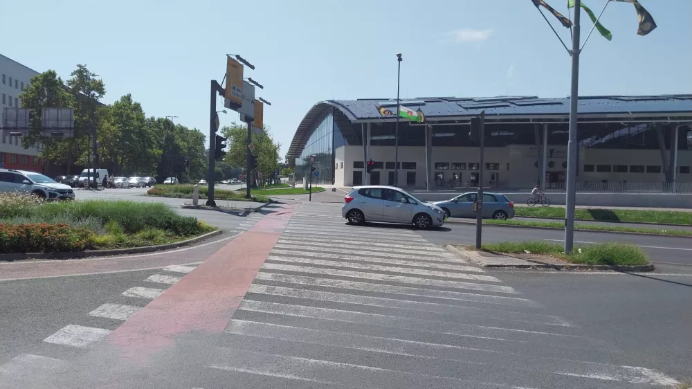 Križi&scaron;če pri Iliriji bodo preuredili, a so redkobesedni glede ukrepov