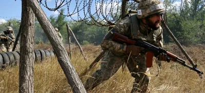 Service members of the 65th Separate Mechanized Brigade of the Ukrainian Armed Forces attend a military drill as recruits near a frontline, amid Russia's attack on Ukraine, in Zaporizhzhia region, Ukraine August 13, 2025. Andriy Andriyenko/Press Service of the 65th Separate Mechanized Brigade of the Ukrainian Armed Forces/Handout via REUTERS  THIS IMAGE HAS BEEN SUPPLIED BY A THIRD PARTY