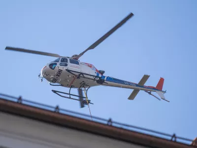 11.04.2025 Helikopter nad gradom - posek dreves na grajskem gričuFOTO: Nik Erik Neubauer