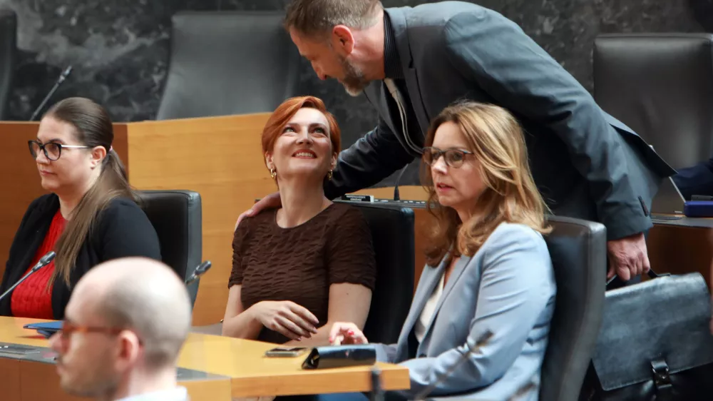 10.07.2025 - nadaljevanje seje DZ, na kateri bodo poslanci na predlog opozicije obravnavali interpelacijo ministrice za kulturo Aste Vrečko;Asta Vrečko, Klemen Bo&scaron;tjančičFoto: Tomaž Skale