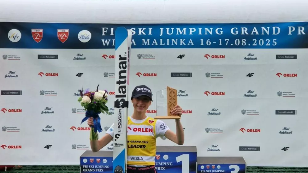 nika prevc, smučarski skoki, poletna VN