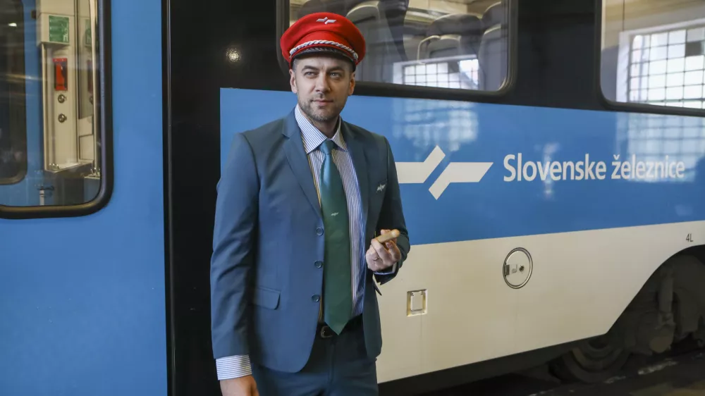 08.12.2023 - novinarska konferenca Slovenskih železnic, na kateri bodo predstavili nove uniforme osebja; Železni&scaron;ki muzej SŽ - Slovenske železniceFOTO: Luka Cjuha