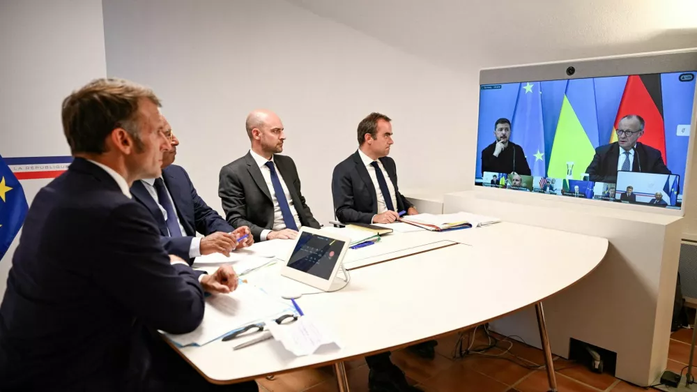 French President Emmanuel Macron, Antonio Costa, President of the European Council, French Minister for Europe and Foreign Affairs Jean-Noel Barrot, and France's Minister of Armed Forces Sebastien Lecornu attend a video conference with Ukraine's President Volodymyr Zelensky and German Chancellor Friedrich Merz to discuss the ongoing war in Ukraine, at Fort de Bregancon in Bormes-les-Mimosas, France, 13 August 2025. PHILIPPE MAGONI/Pool via Reuters