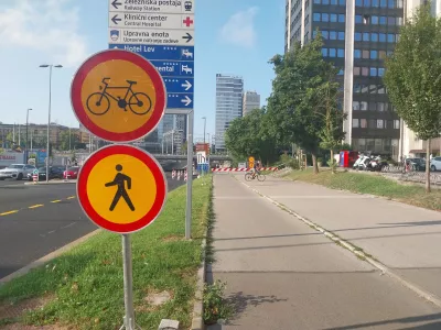 Zapora pe&scaron;čevih in kolesarskih povr&scaron;in ob Dunajski cesti v smeri proti sredi&scaron;ču mesta