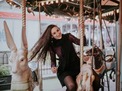 Slovenska igralka Gaja Vi&scaron;nar je odprtega duha, z veliko ljubeznijo do lepote, kot se kaže v umetnosti. F JS Oblikovanje