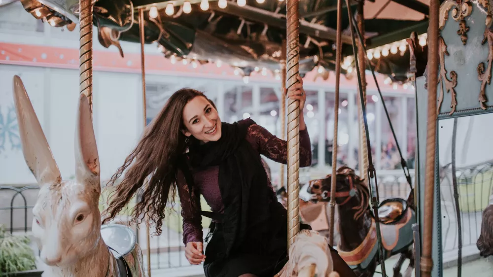 Slovenska igralka Gaja Vi&scaron;nar je odprtega duha, z veliko ljubeznijo do lepote, kot se kaže v umetnosti. F JS Oblikovanje