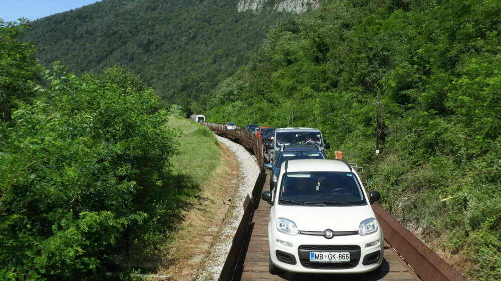 avtovlak ba&scaron;ka grapa
