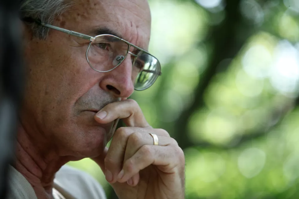 mag. Matevž Krivic, ustavnopravni strokovnjak in nekdanji ustavni sodnik - pravni zastopnik Dru&scaron;tva izbrisanih prebivalcev Slovenije //FOTO: Luka CjuhaOPOMBA: ZA OBJAVO V PRILOGI &ndash; DNEVNIKOV OBJEKTIV - INTERVJU 2012