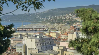 Stadtansicht, Panorama, Hafen Triest, Region Friaul-Julisch Venetien, Italien *** City view, panorama, port of Trieste, Friuli Venezia Giulia region, Italy,Image: 955430600, License: Rights-managed, Restrictions: imago is entitled to issue a simple usage license at the time of provision. Personality and trademark rights as well as copyright laws regarding art-works shown must be observed. Commercial use at your own risk., Model Release: noFoto: Profimedia