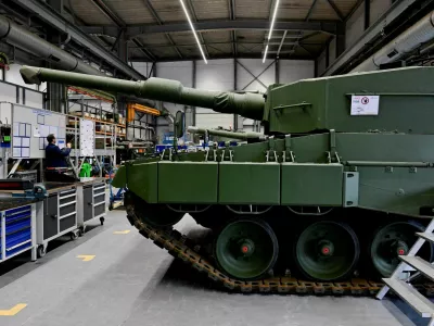 Prizor iz nem&scaron;ke tovarne orožja Rheinmetall v Unterl&uuml;ssu v Nemčiji / Foto: Reuters