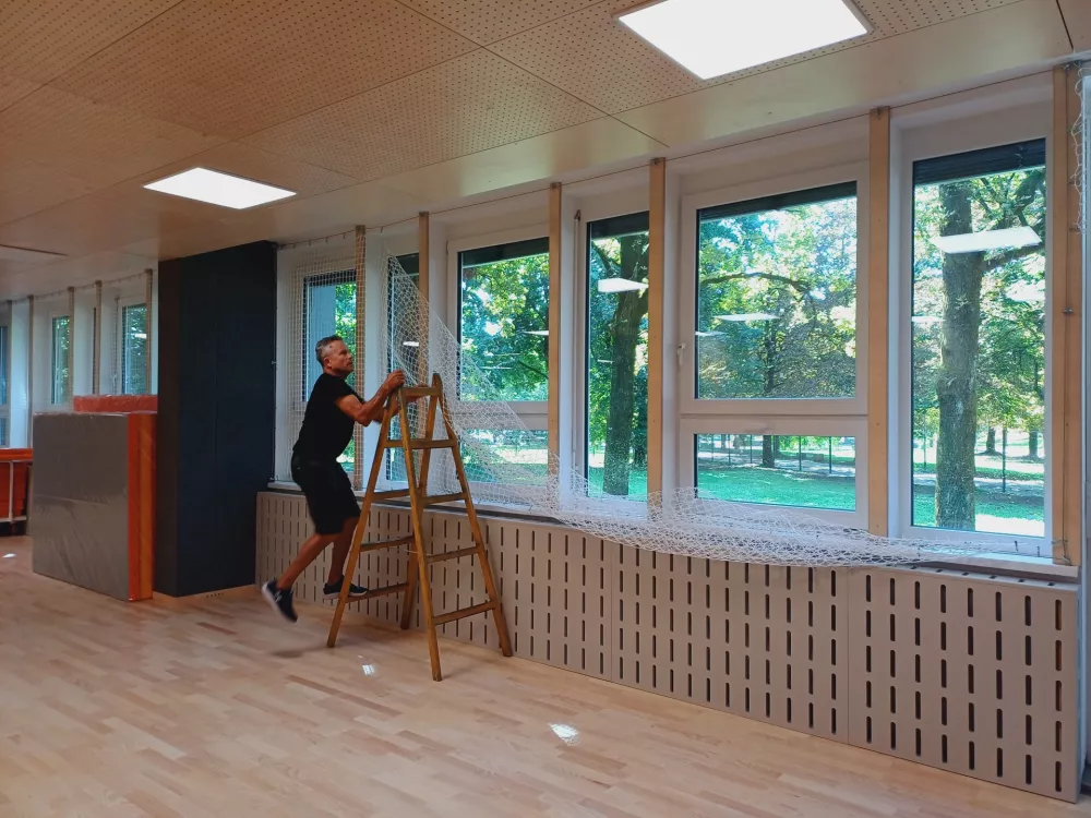 Nazaj v &scaron;olske klopi brez prostorske stiske