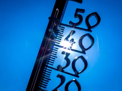 FILED - 19 July 2022, Mecklenburg-Western Pomerania, Schwerin: An outdoor thermometer shows the temperature to be close to 40 degrees in Schwerin. Photo: Jens B&uuml;ttner/dpa