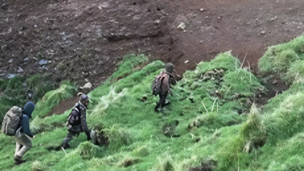 Tom Phillips in otroci, ki so izginili za &scaron;tiri leta v divjino, zajem zaslona avgust 2025