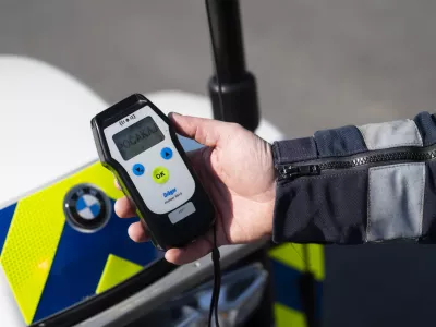 prometni nadzorpolicija - simbolična fotografijaprometna policijavarnost v prometupolicija na motorjihmotoristična policijaprehitri voznikiavtocestna policijaalkotestalkohol v prometu08.04.2025 Policijski nadzor, počivali&scaron;če PovodjeFOTO: Nik Erik Neubauer