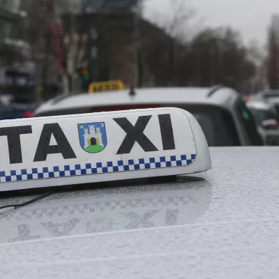 09.02.2021., Zagreb - Novoosnovani Nezavisni sindikat vozaca taksija odrzao prosvjed upozorenja, ispred sjedista Bolta u Radnickoj cesti.rPhoto: Matija Habljak/PIXSELL