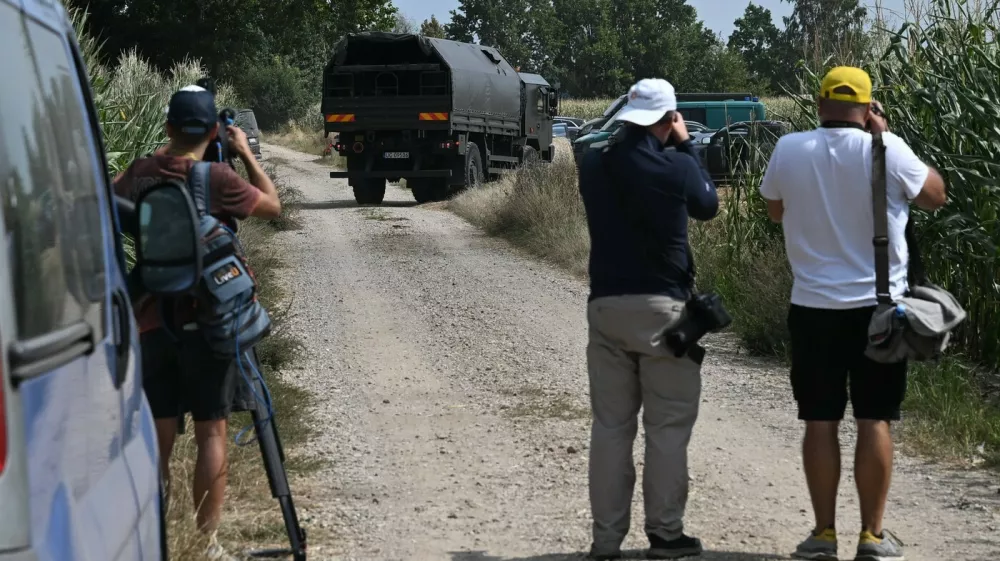 Letalnik je padel na koruzno polje v bližini vasi Osiny. Foto: Profimedia