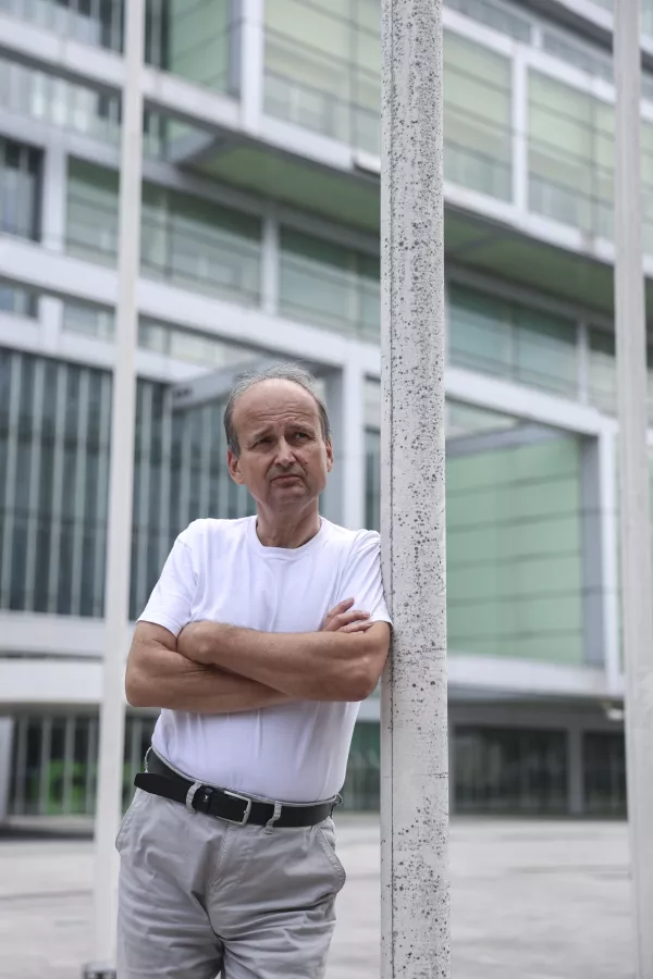 - 08.07.2024 - Gregor Ficko, &scaron;ef zbornice za gradbeni&scaron;tvo pri GZS  //FOTO: Jaka GasarOPOMBA: ZA OBJEKTIV - INTERVJU