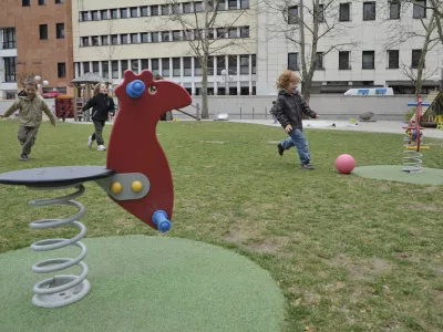 Otro&scaron;ka igrala, otroci, igra, Vrtec Ledina v Ljubljani //FOTO: Tomaž Zajel&scaron;nik