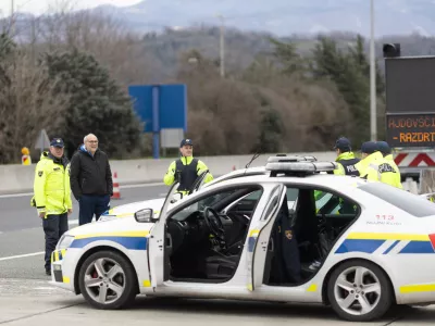 Policija med delom. Slika je simbolična. / Foto: iStock