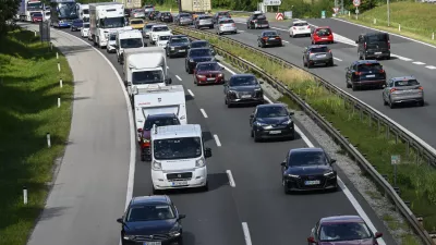 Gneča - simbolična fotografijaDARSavtocestacestazastojiprometrazcep Kozarjesmer Brezovicazastojgneča na cestah22.08.2025 - Gneča na avtocesti pri razcepu KozarjeFoto: Nik Erik Neubauer 