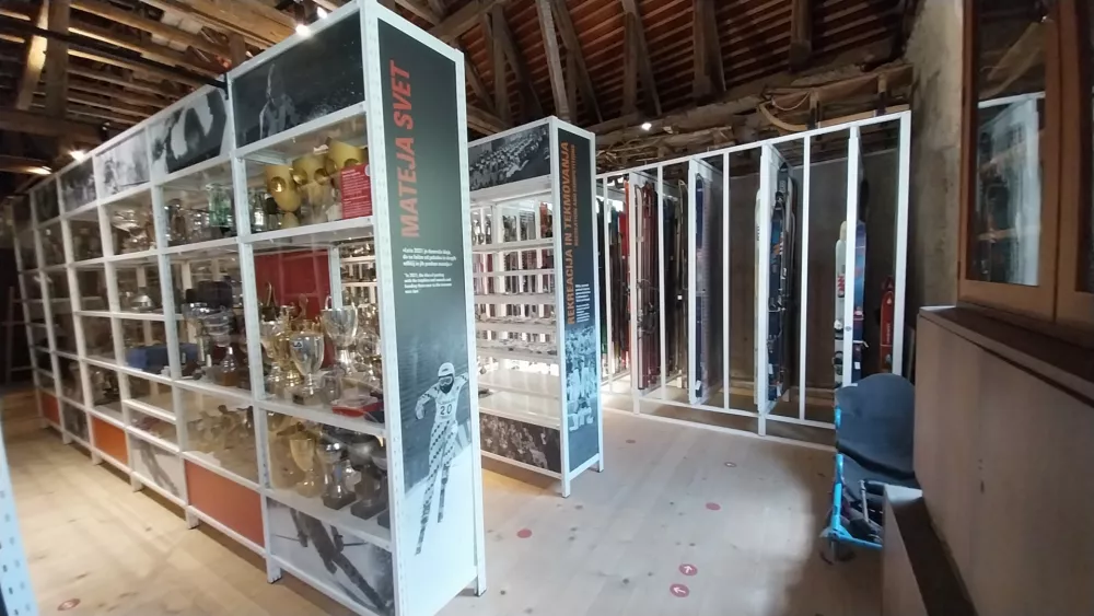 Trži&scaron;ka zgodovina med tramovi Pollakove kajže