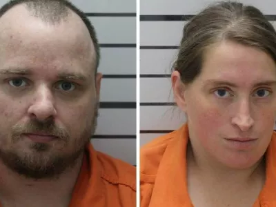 Dustin Walker in Cherie Walker sta pristala v priporu zaradi suma zanemarjanja otroka. Njuna hči je namreč pri enajstih letih rodila sama doma. 