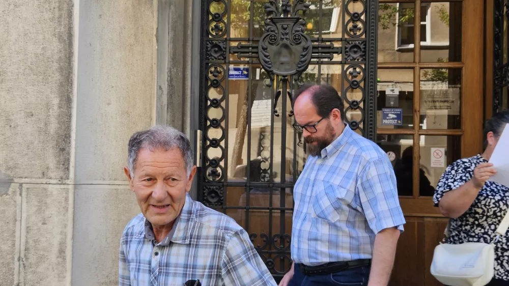 Maribor, sodisce.Predobravnavni narok za Kosto Tabakovica zaradi domnevnega hudodelskega zdruzevanja.Zagovornik Boris Marcic in obdolzeni Kosta Tabakovic.Foto. Andreja Sersen Dobaj/STA